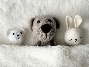 toys-in-bed